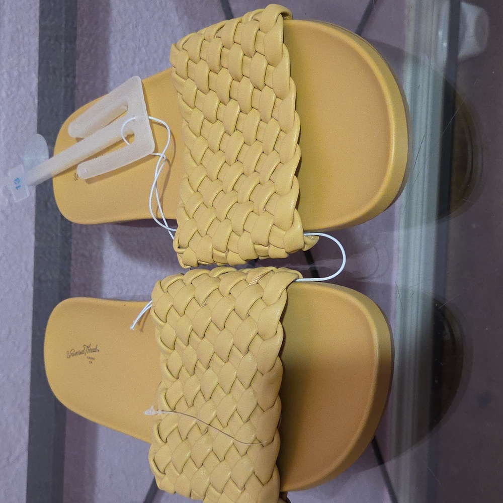 Universal Threads Yellow Woven Slip On Slides Womens SZ 13 New Casual Summer